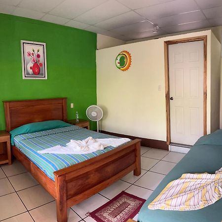 Oasis The Traveler Pansiyon Lanquín Dış mekan fotoğraf