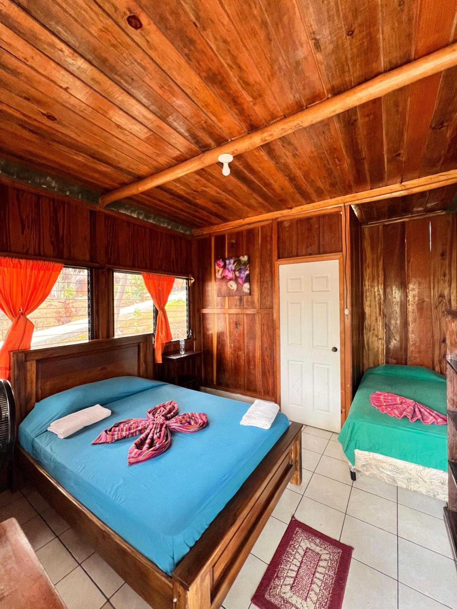 Oasis The Traveler Pansiyon Lanquín Dış mekan fotoğraf