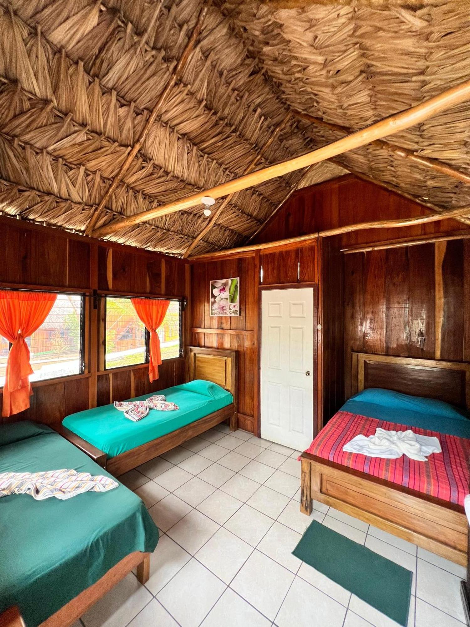 Oasis The Traveler Pansiyon Lanquín Dış mekan fotoğraf