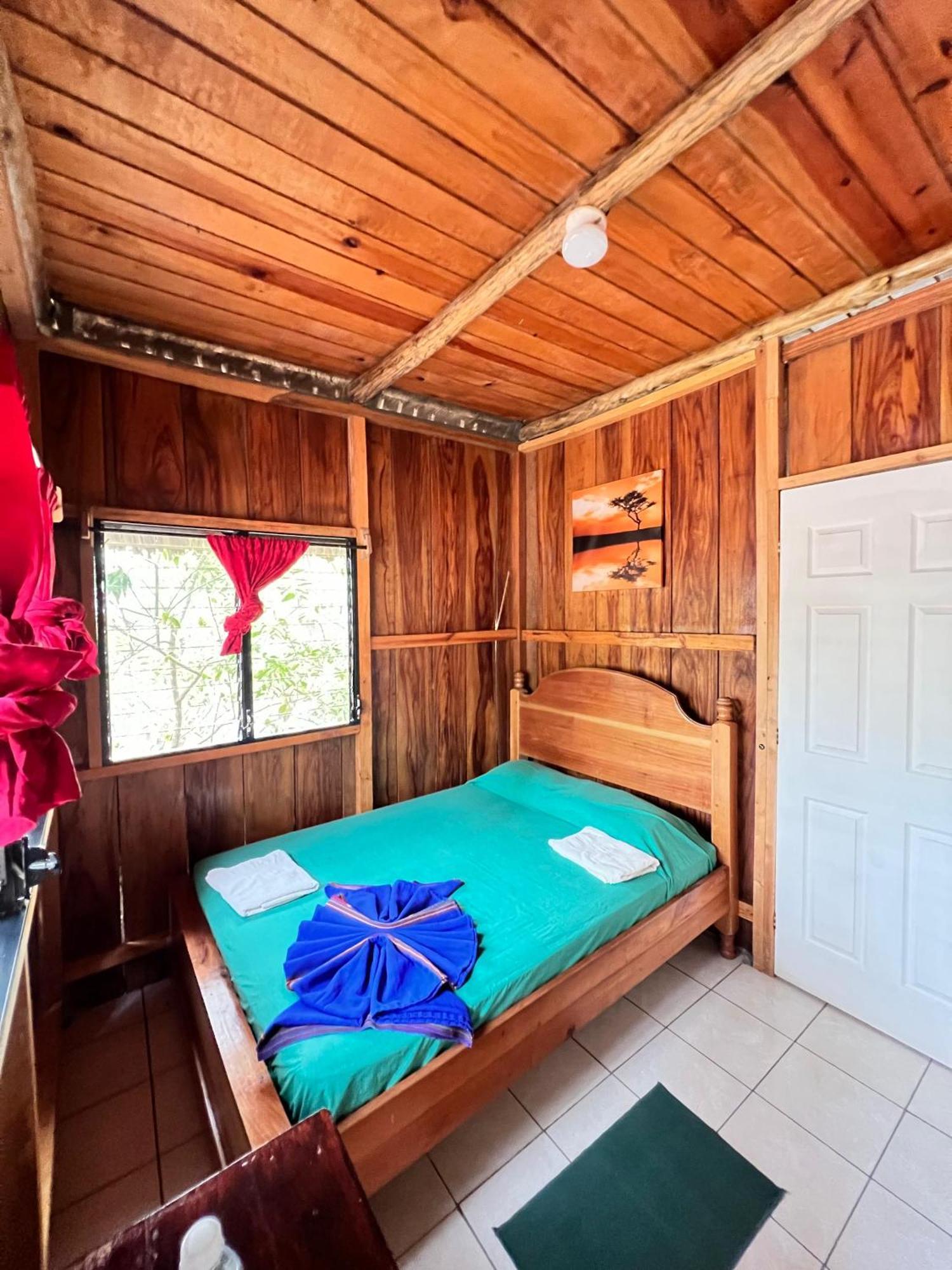 Oasis The Traveler Pansiyon Lanquín Dış mekan fotoğraf