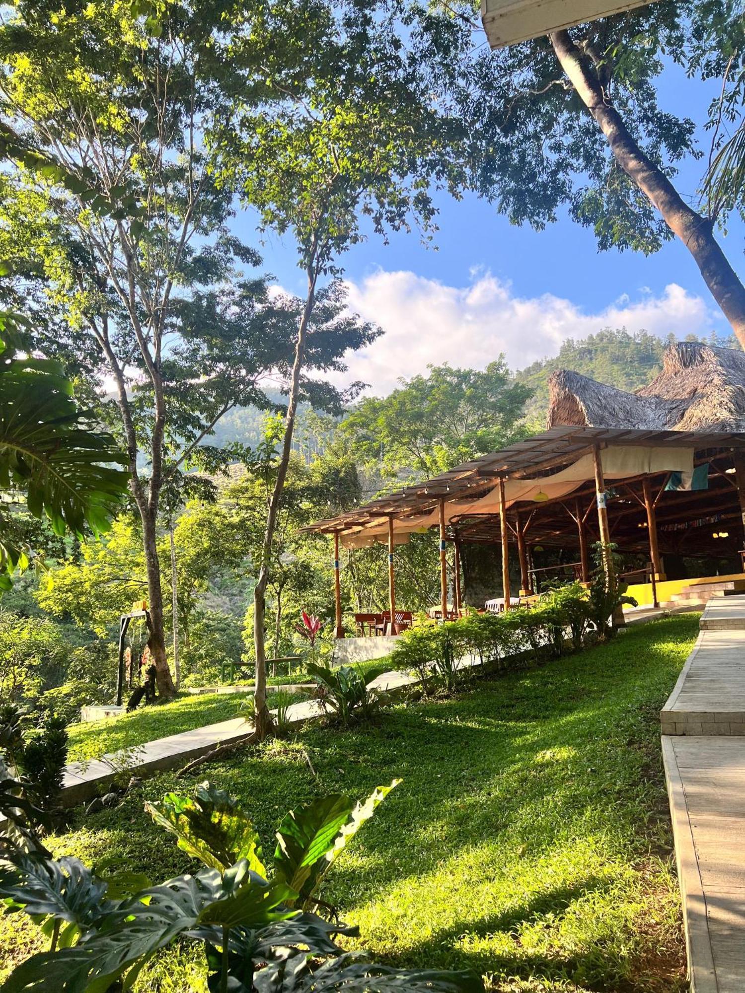 Oasis The Traveler Pansiyon Lanquín Dış mekan fotoğraf