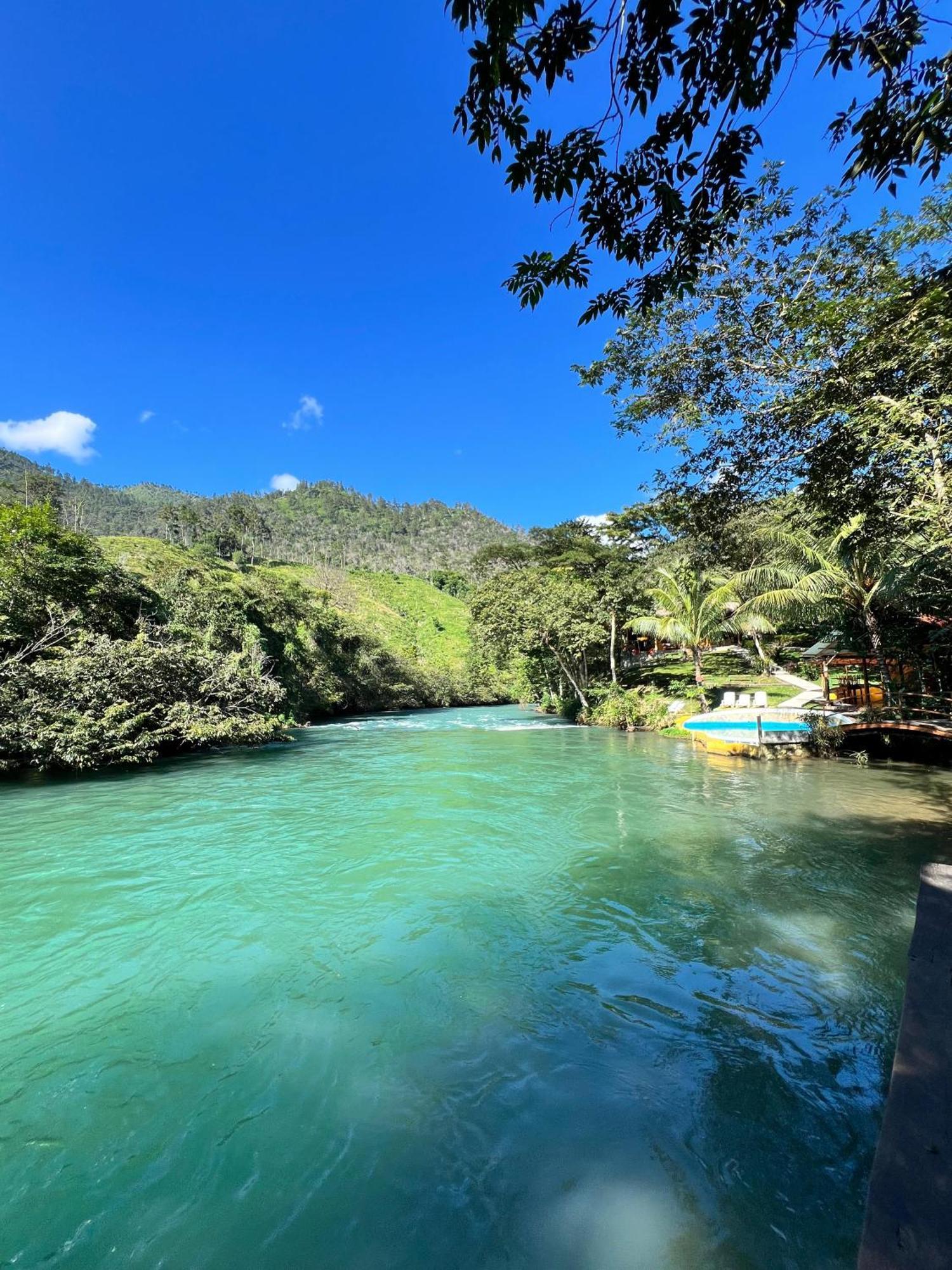 Oasis The Traveler Pansiyon Lanquín Dış mekan fotoğraf