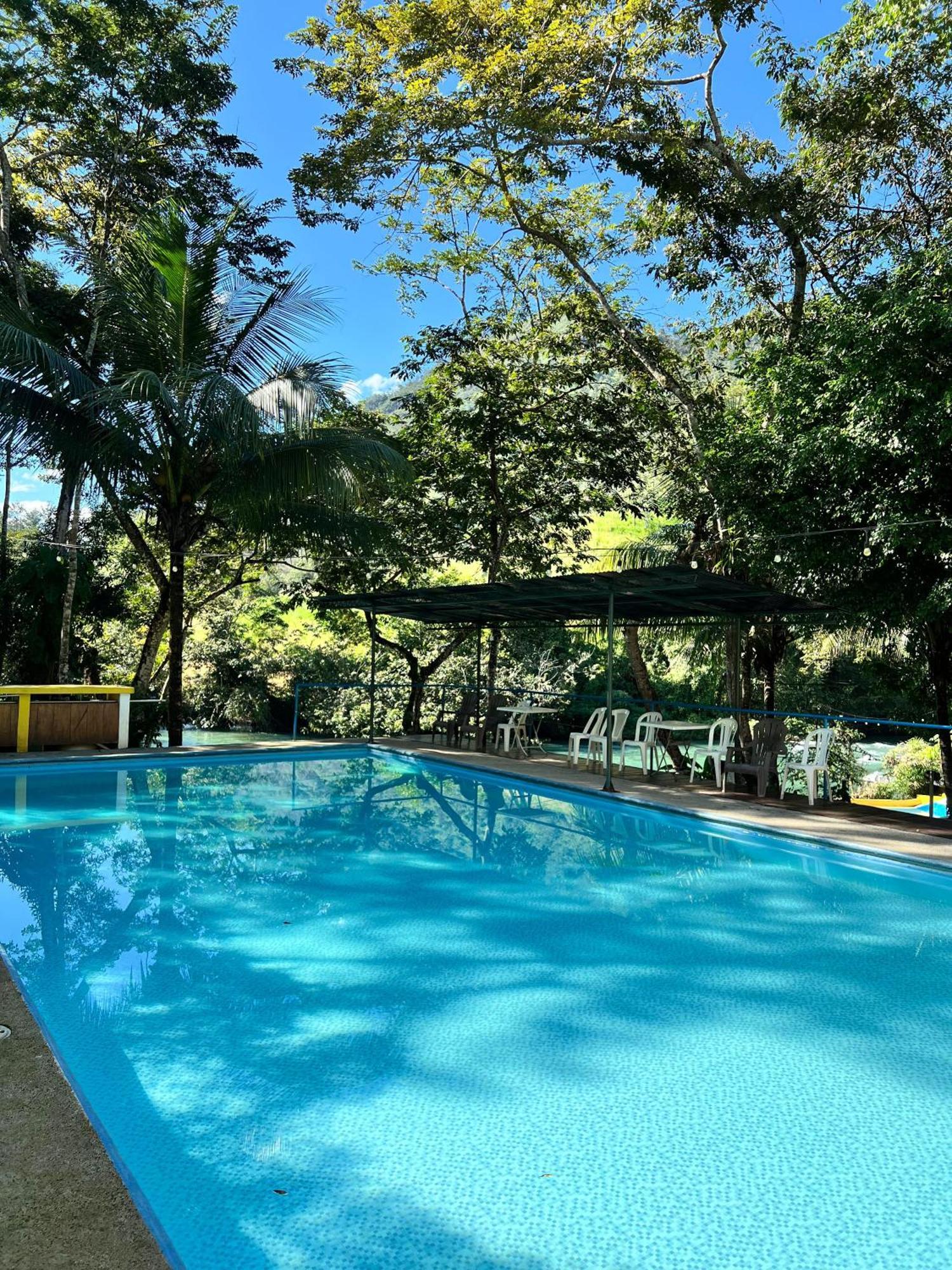 Oasis The Traveler Pansiyon Lanquín Dış mekan fotoğraf