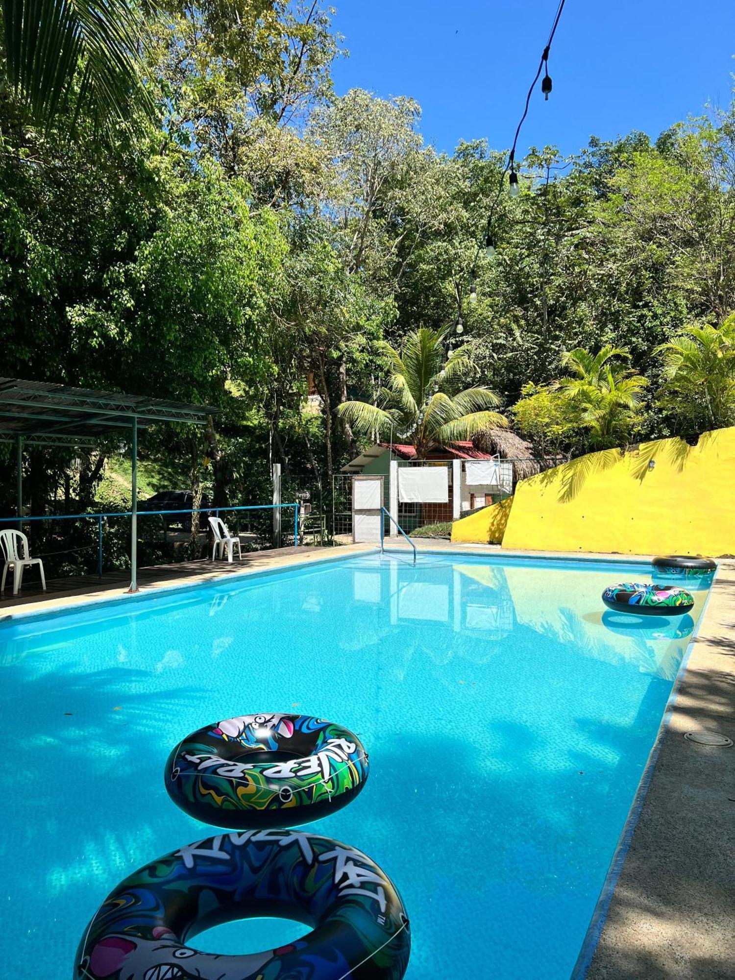 Oasis The Traveler Pansiyon Lanquín Dış mekan fotoğraf