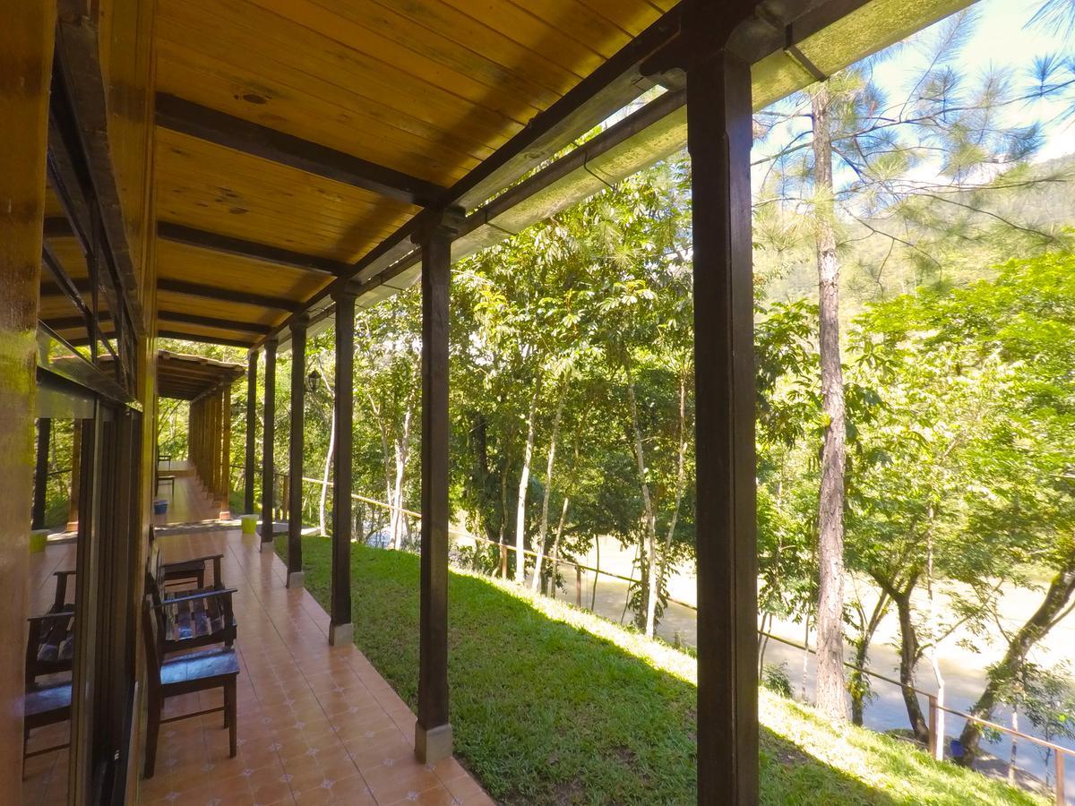 Oasis The Traveler Pansiyon Lanquín Dış mekan fotoğraf