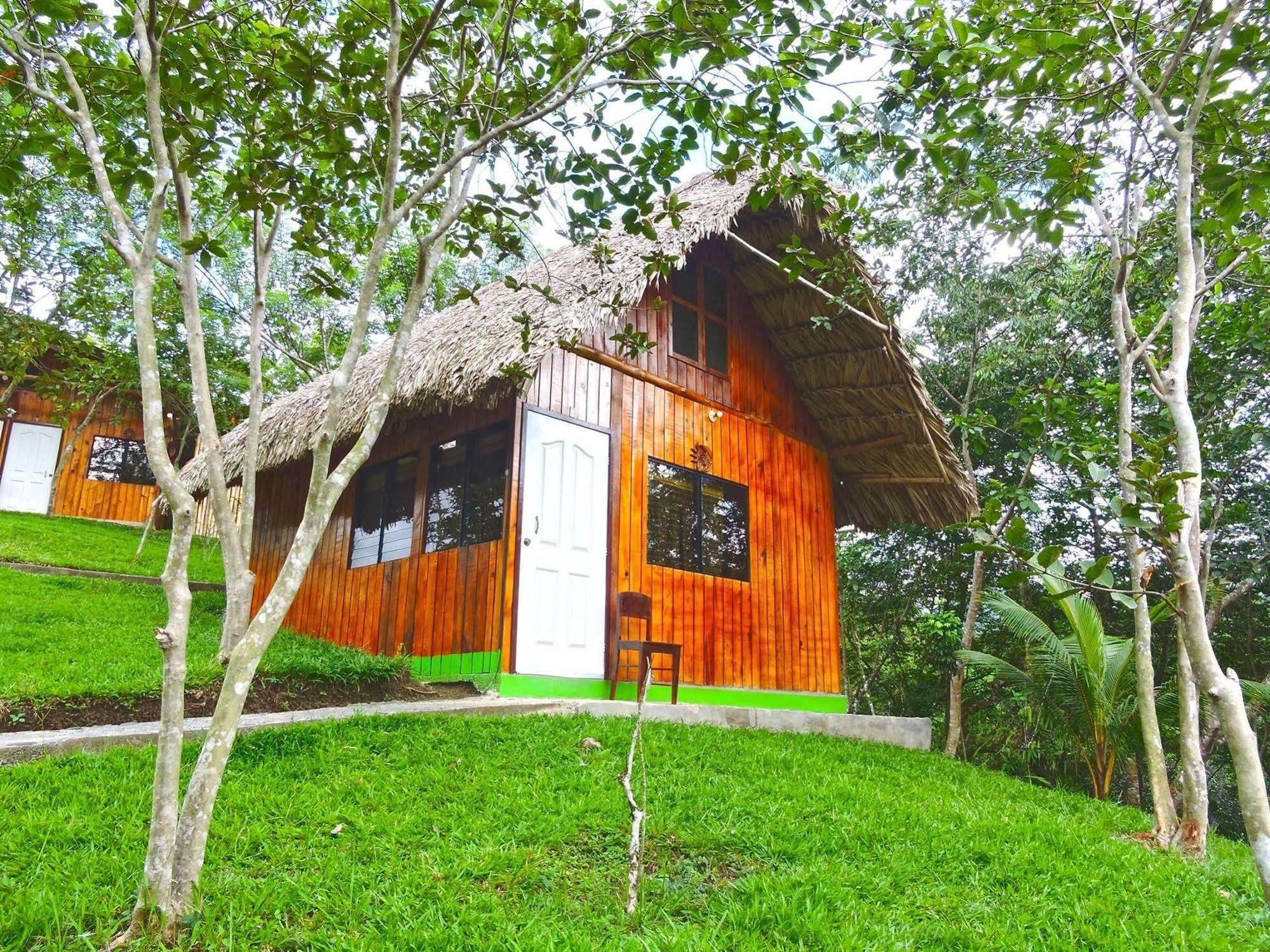 Oasis The Traveler Pansiyon Lanquín Dış mekan fotoğraf