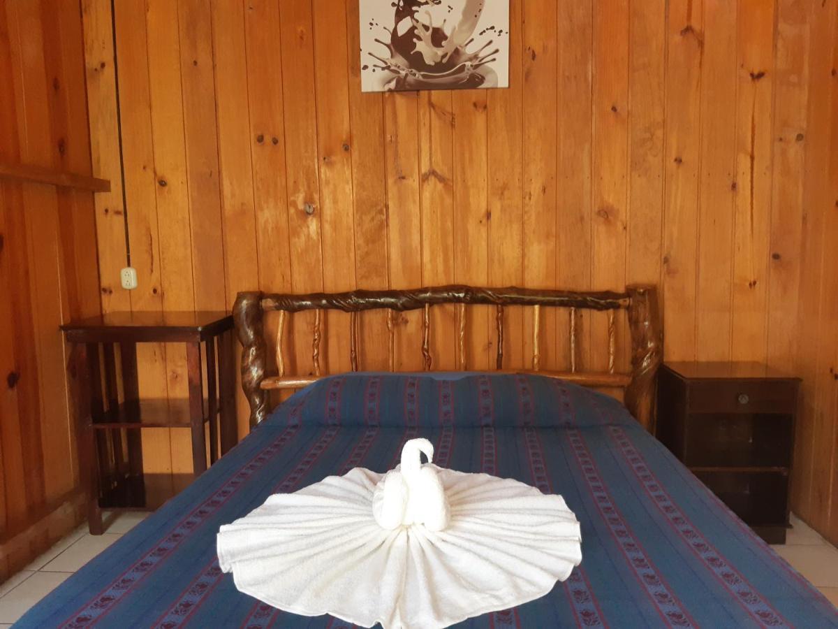 Oasis The Traveler Pansiyon Lanquín Dış mekan fotoğraf
